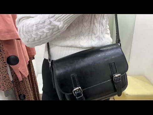 ❤️ Masturbazione pubblica della giovane cagna FeralBerry con un dildo nel camerino ️ Super pornoal it.full-porner.ru ❌❤